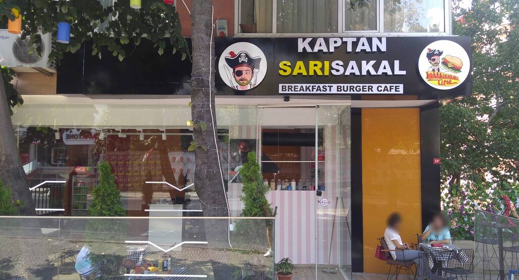 Kaptan Sarisakal Burger Incirli Istanbul